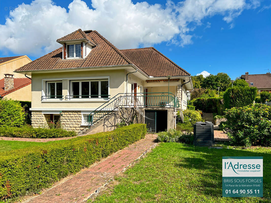 Maison à BRIIS-SOUS-FORGES