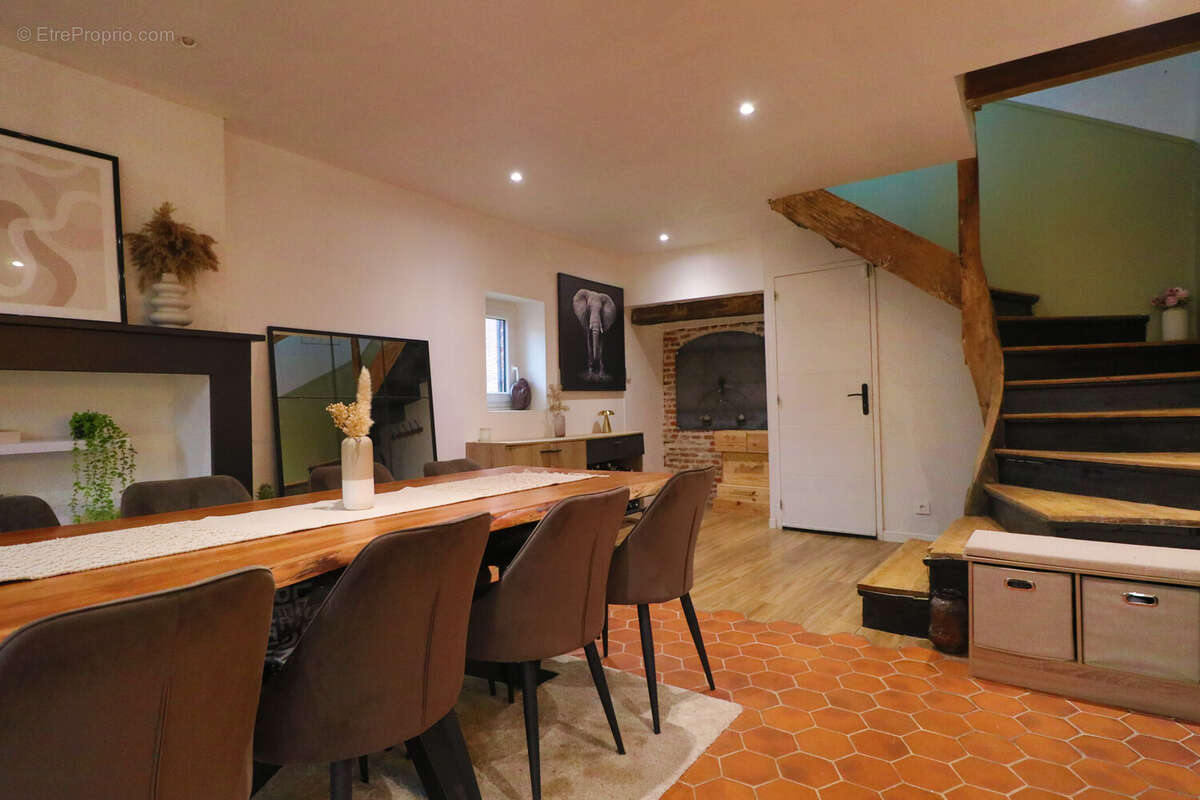 Maison à POUILLY-SUR-SAONE