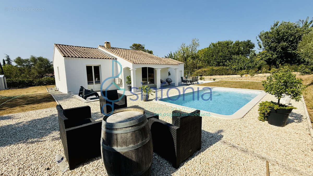 Maison de plain-pied entièrement rénovée avec piscine, sans vis-à-vis - photo 4