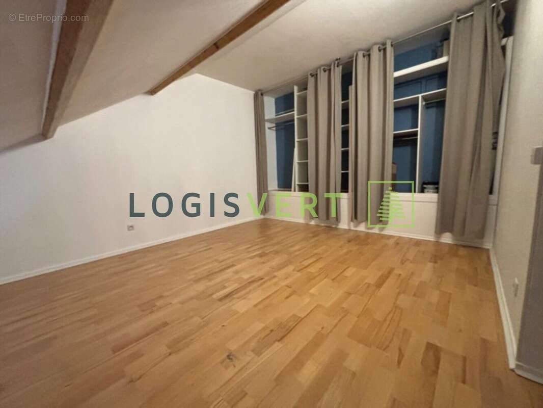 Appartement à SAINTE-GENEVIEVE-DES-BOIS