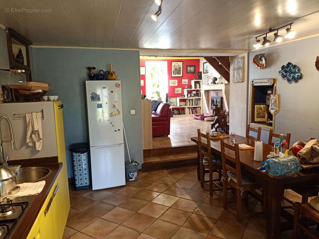 Maison à NIEUL-LE-VIROUIL