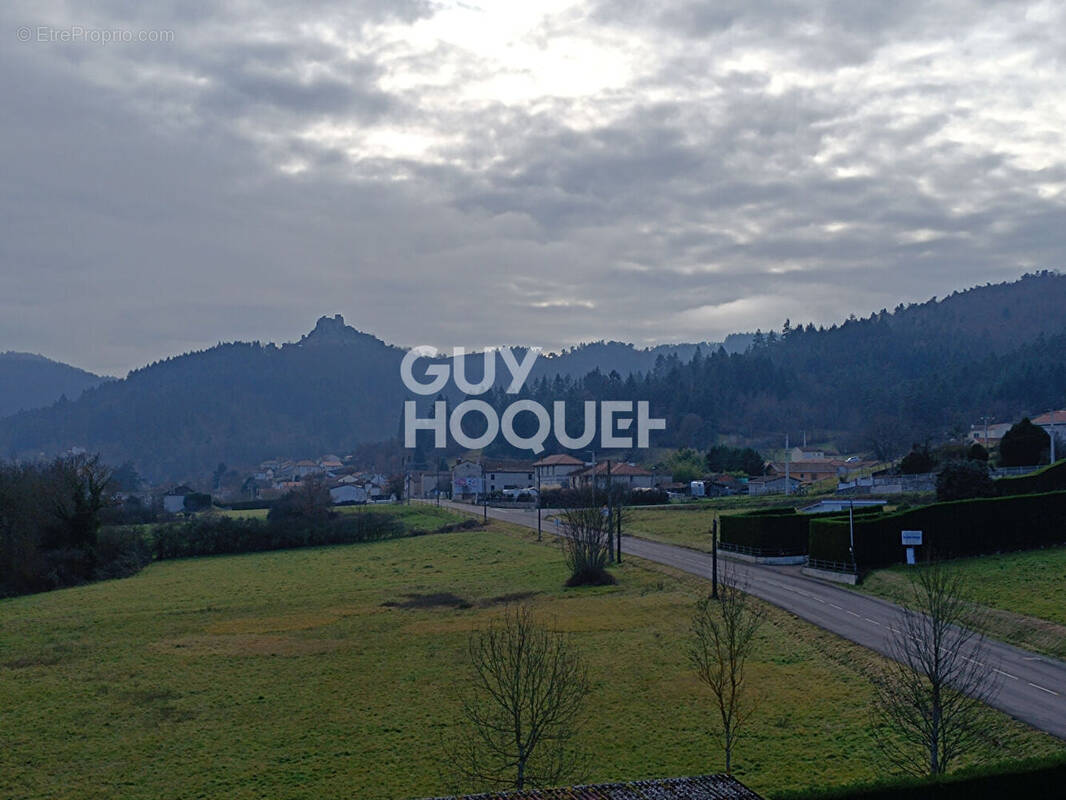 Appartement à SAIL-SOUS-COUZAN