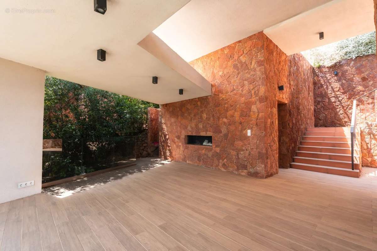 Maison à THEOULE-SUR-MER