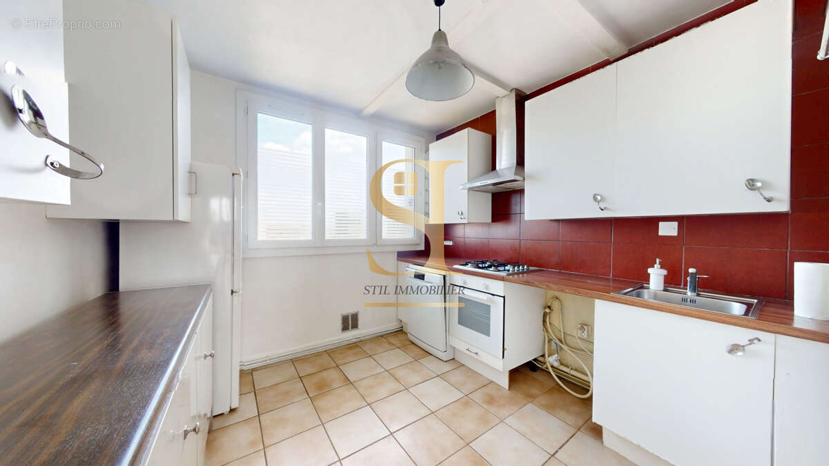 Appartement à CORBEIL-ESSONNES