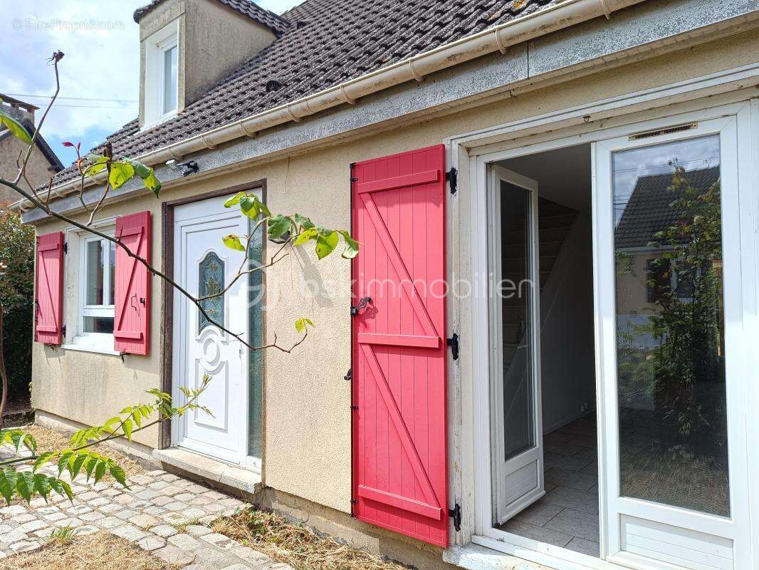 Maison à AUNEAU