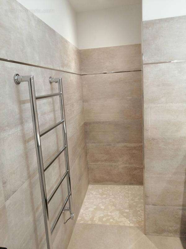 Maison à JONQUIERES-SAINT-VINCENT