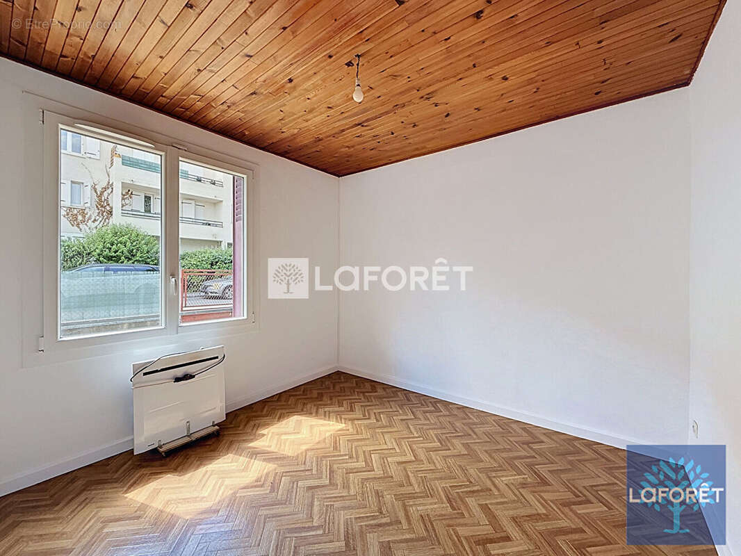 Appartement à VIGNEUX-SUR-SEINE