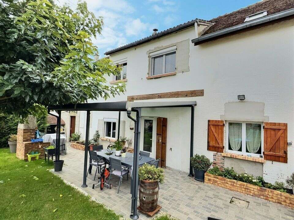 Maison à LONGUEVILLE