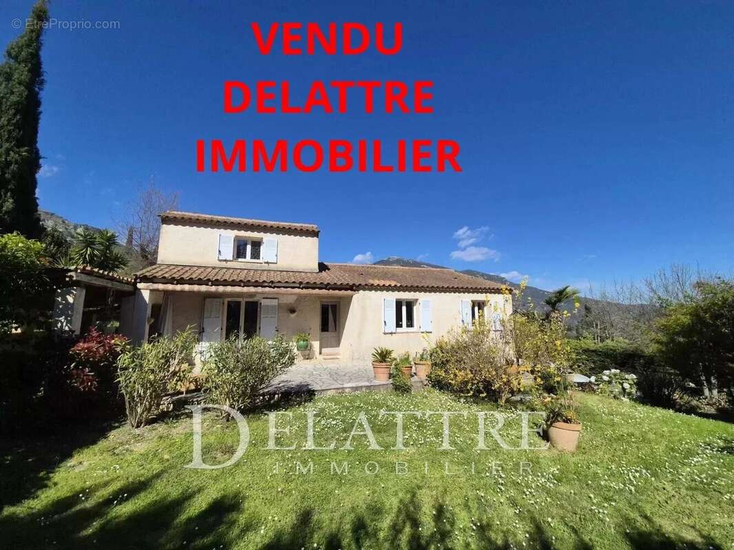 Maison à CHATEAUNEUF-GRASSE