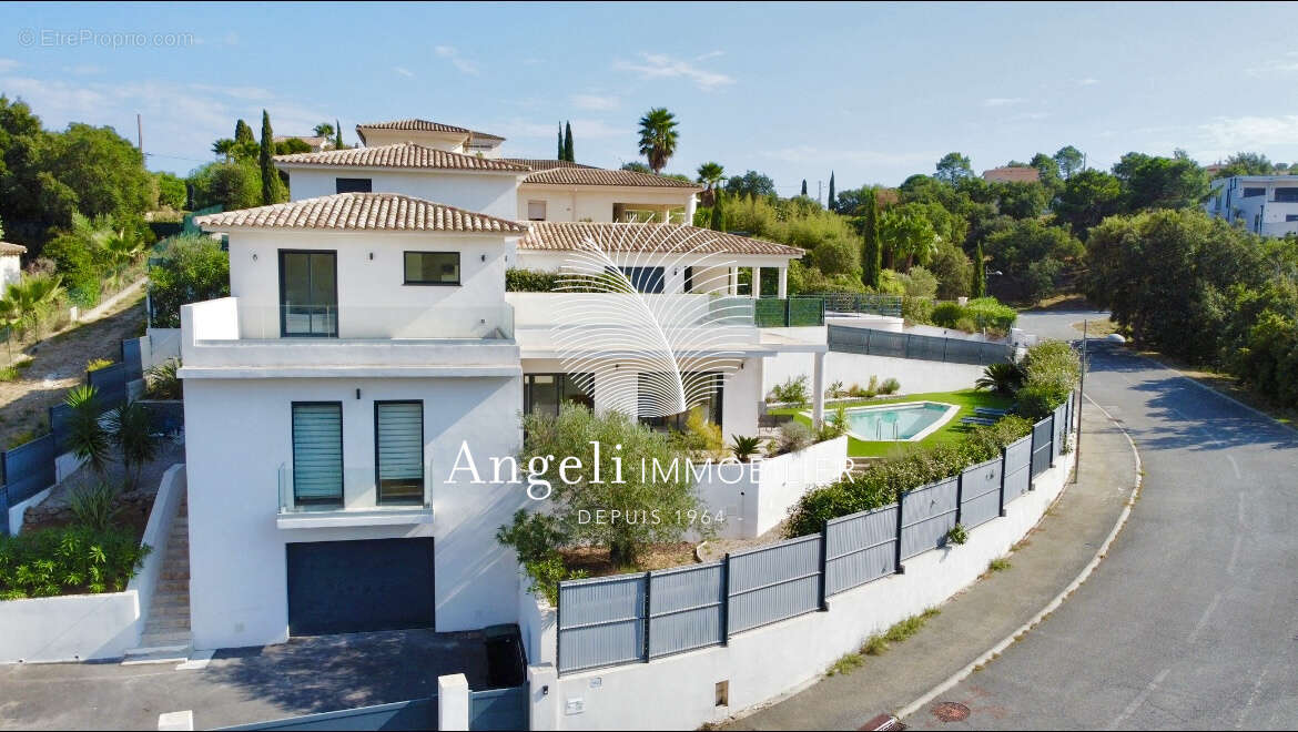 Maison à FREJUS