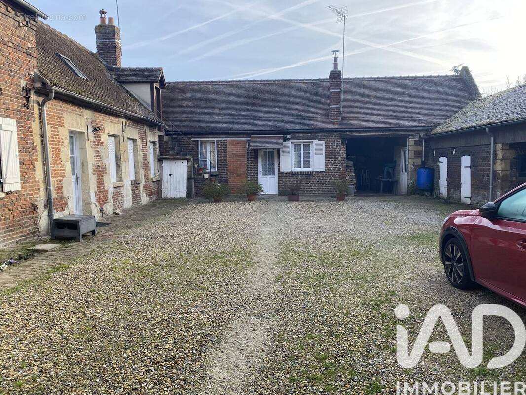 Photo 1 - Maison à CHEVRIERES