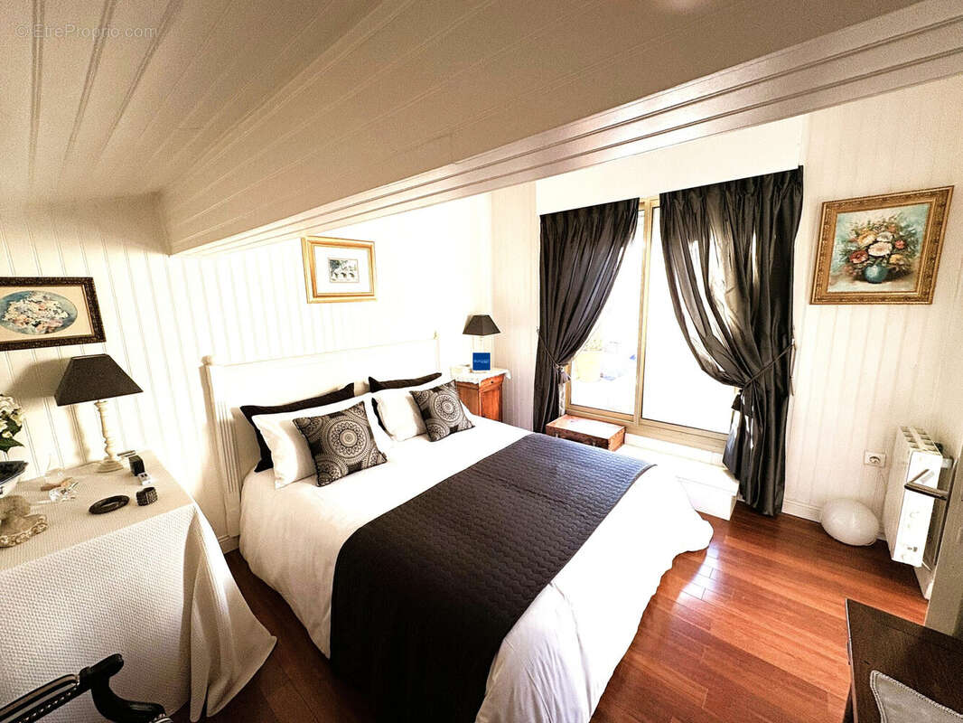 Appartement à LA LONDE-LES-MAURES