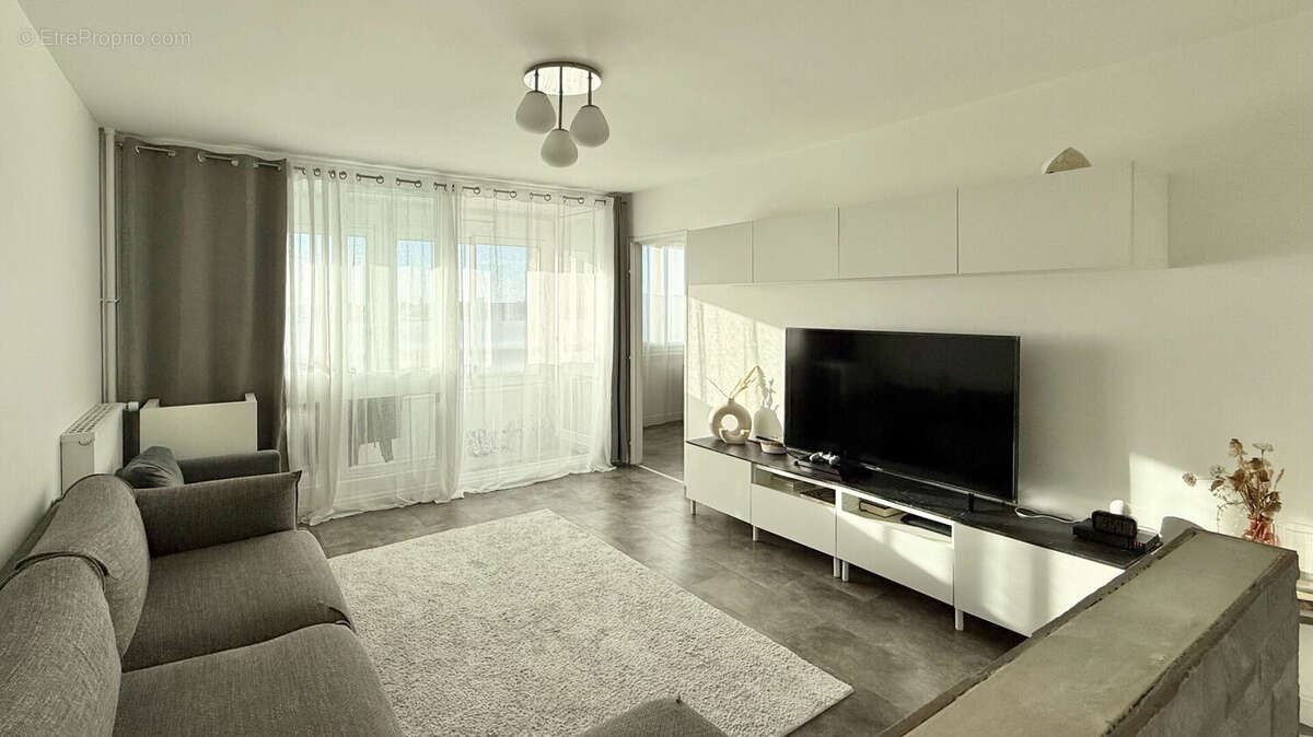 Appartement à CORBEIL-ESSONNES