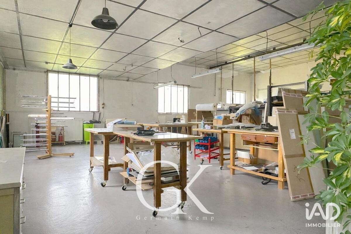 Photo 2 - Commerce à VEYRINS-THUELLIN