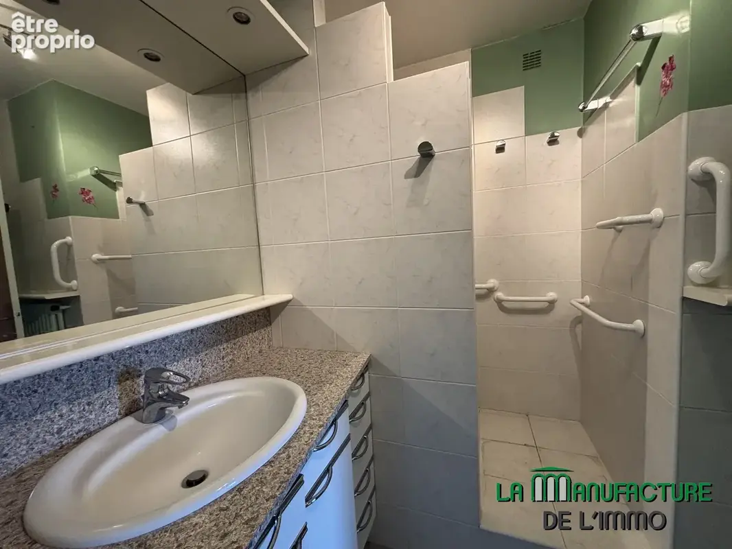 Saint etienne secteur hpl boulevard de la palle - appartement t4 de 91,70m2 a rafraichir avec balcon loggia ca - photo 13
