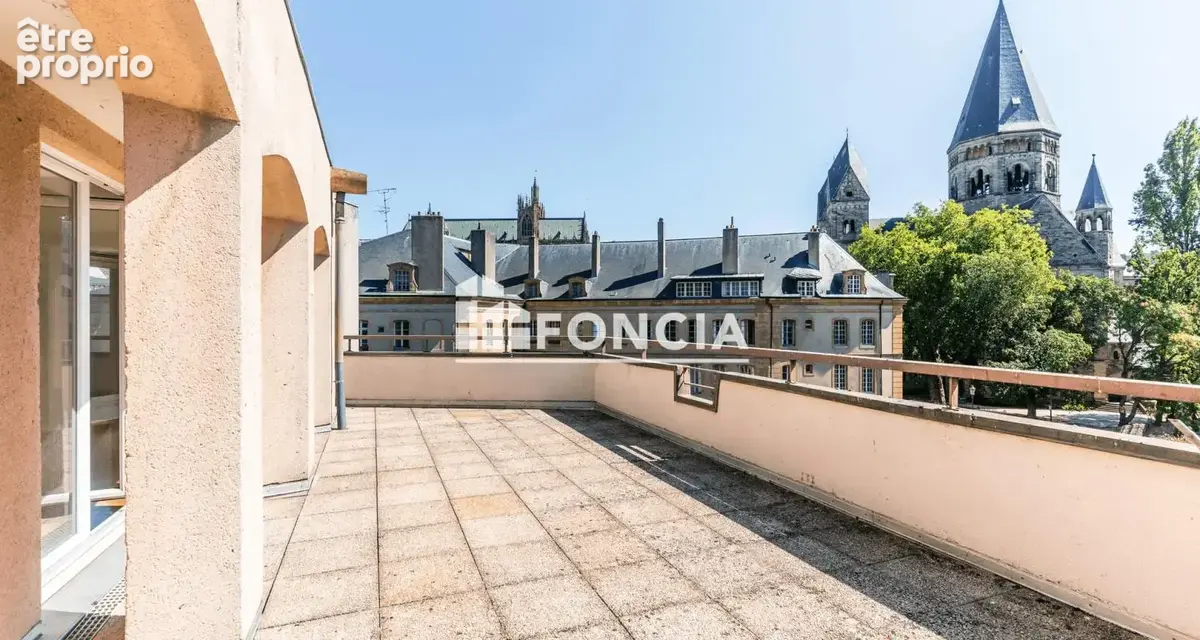 Dans le coeur de Metz - F5 de 172M2 avec terrasse et vue unique + parking - photo 4