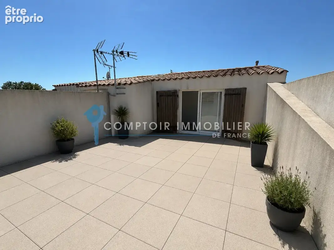 Maison de ville avec terrasse et garage à Vauvert - photo 6