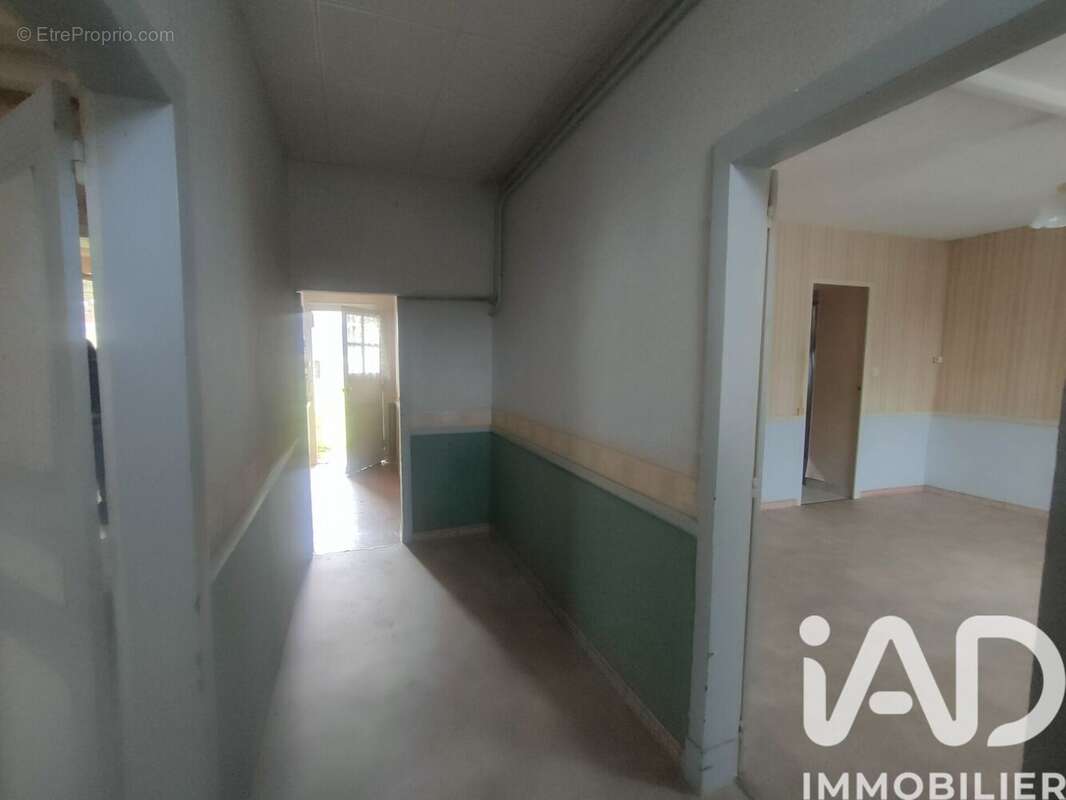 Maison 68 m² à Saint-Calais  - photo 2