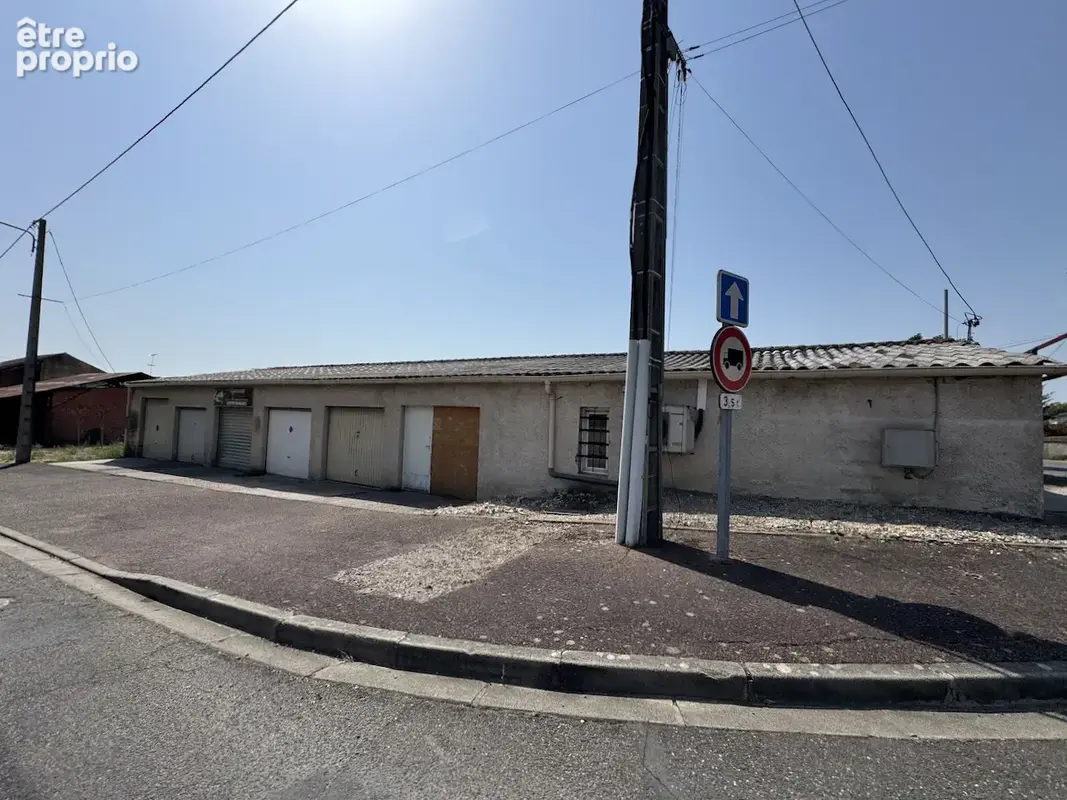 VILLENEUVE SUR LOT, idéal investisseurs 4 garages et un local - photo 7