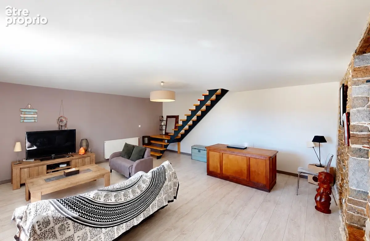 Maison mitoyenne de 115m2 avec studio indépendant. - photo 2