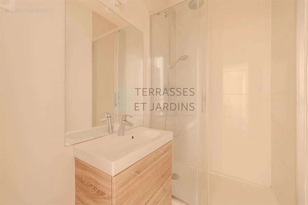 Appartement à PARIS-19E