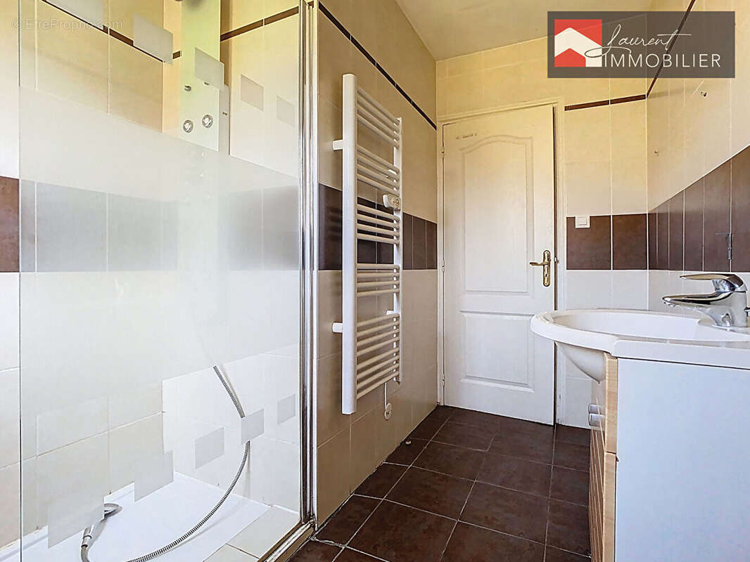 Maison à PONT-DE-VAUX