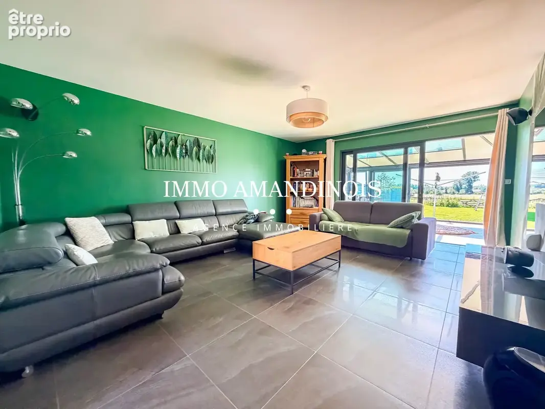 Rare plain pied de 246 m2 - 4 ch. - bureau - double garage sur 3000 m2 - photo 8