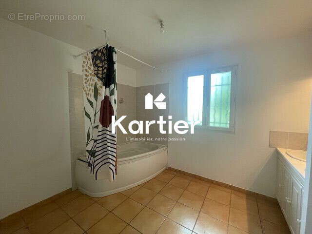 Maison à LAMOTHE-MONTRAVEL