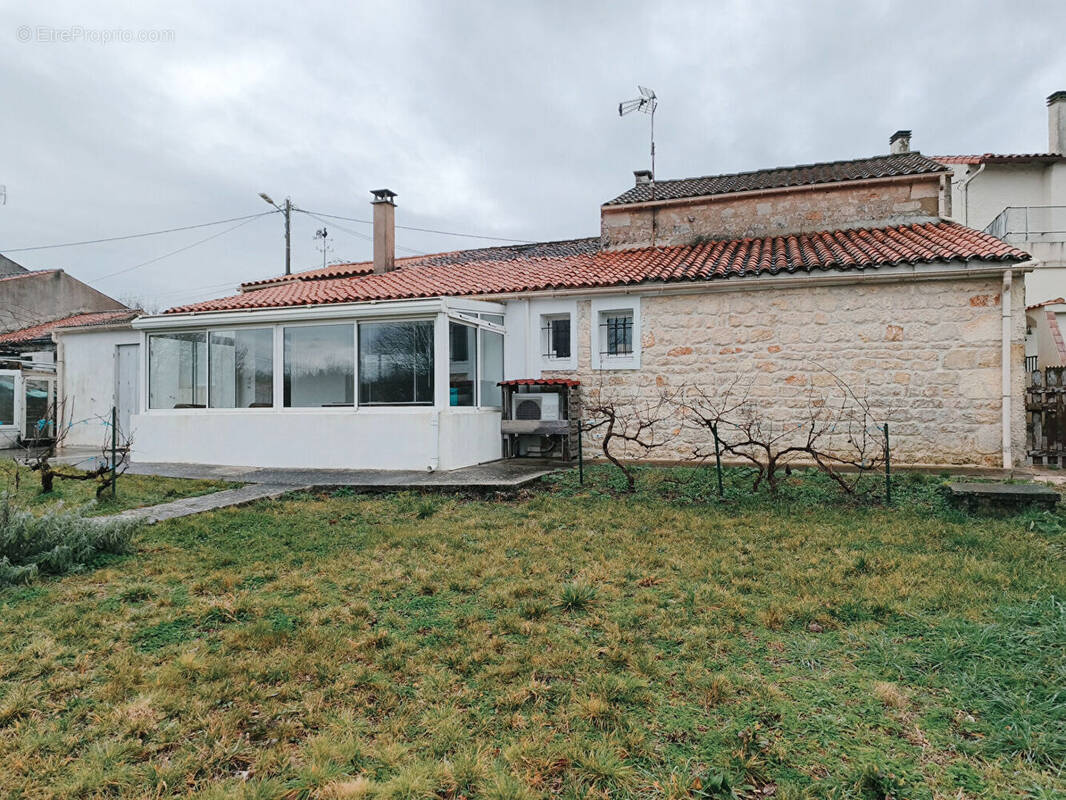 Maison à SAINT-AGNANT
