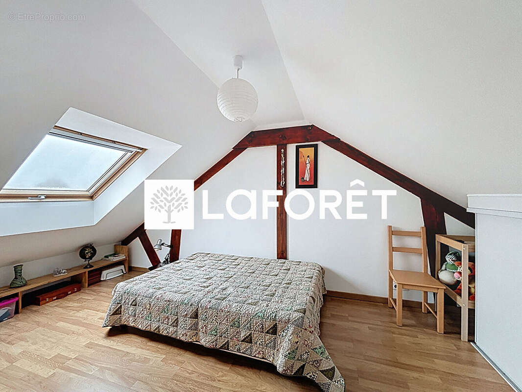 Maison à MOISSY-CRAMAYEL