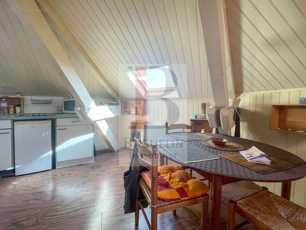 Appartement à FOURAS