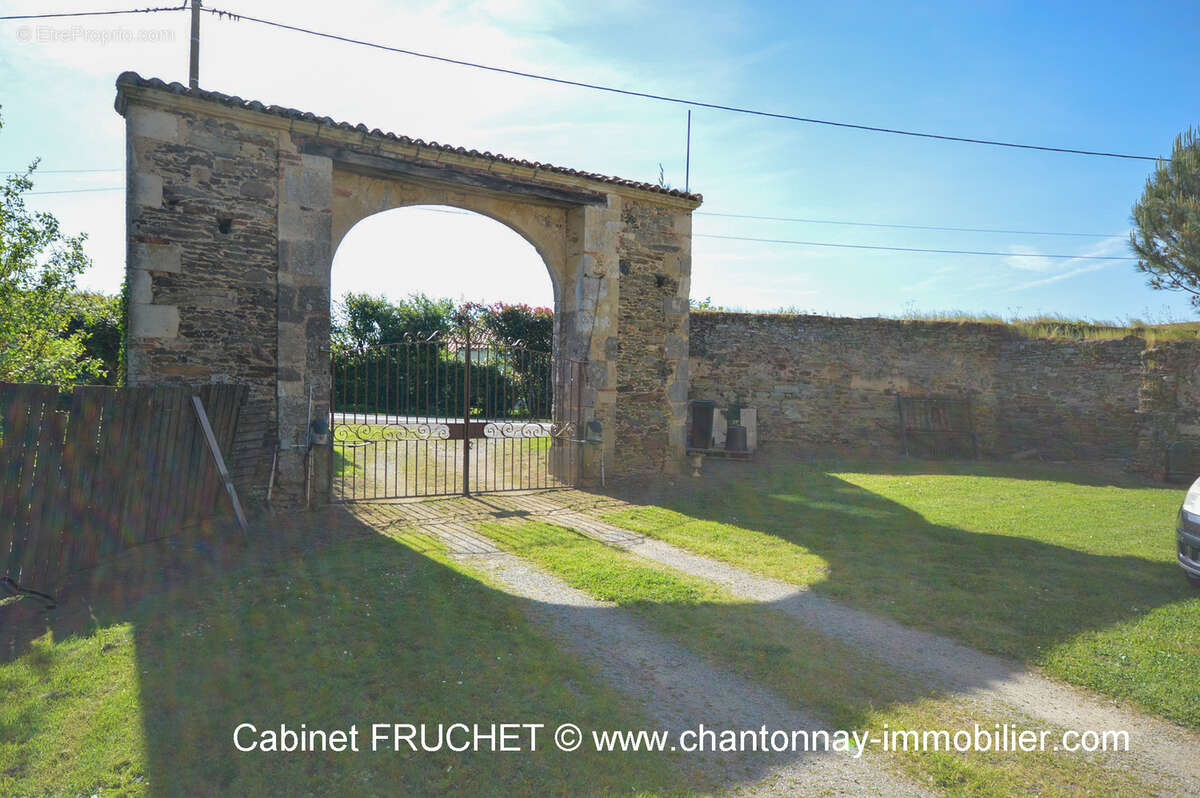 Maison à LES HERBIERS