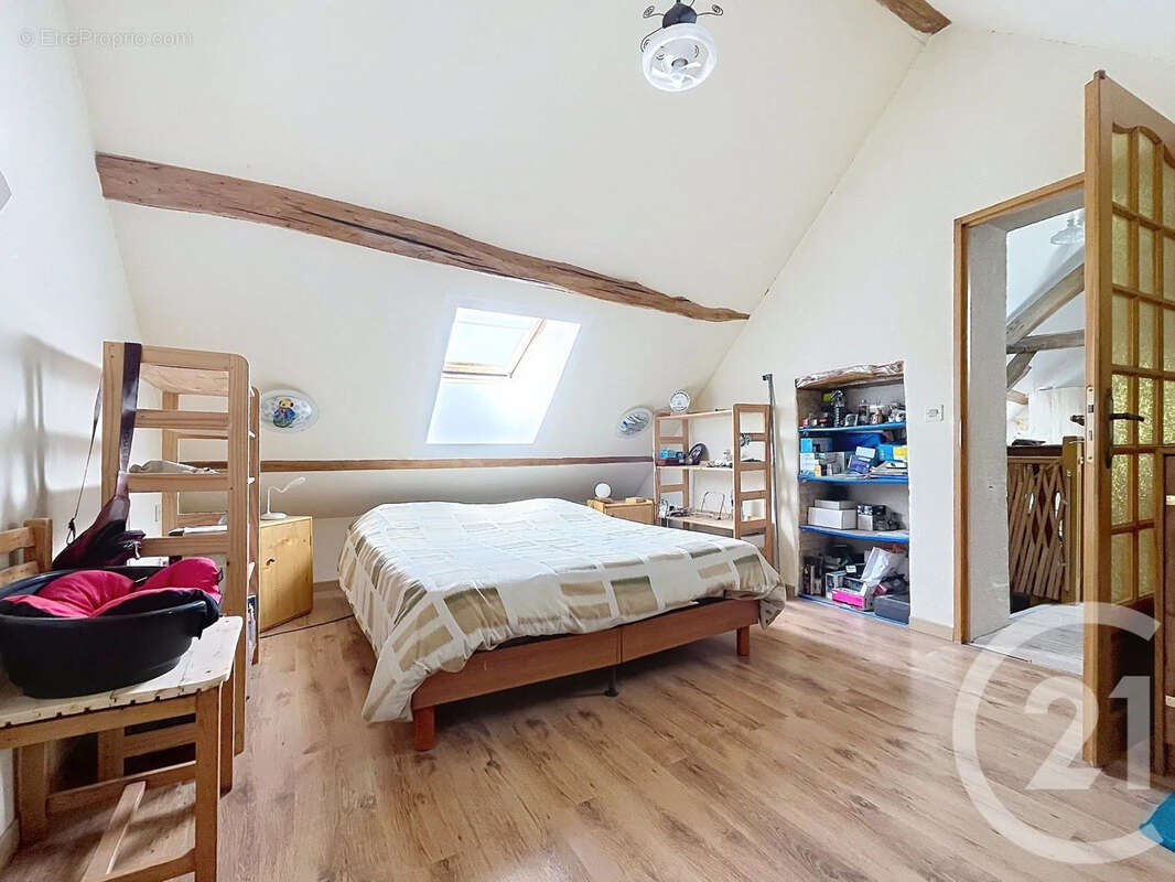 Maison 91 m² à Villebougis  - photo 4