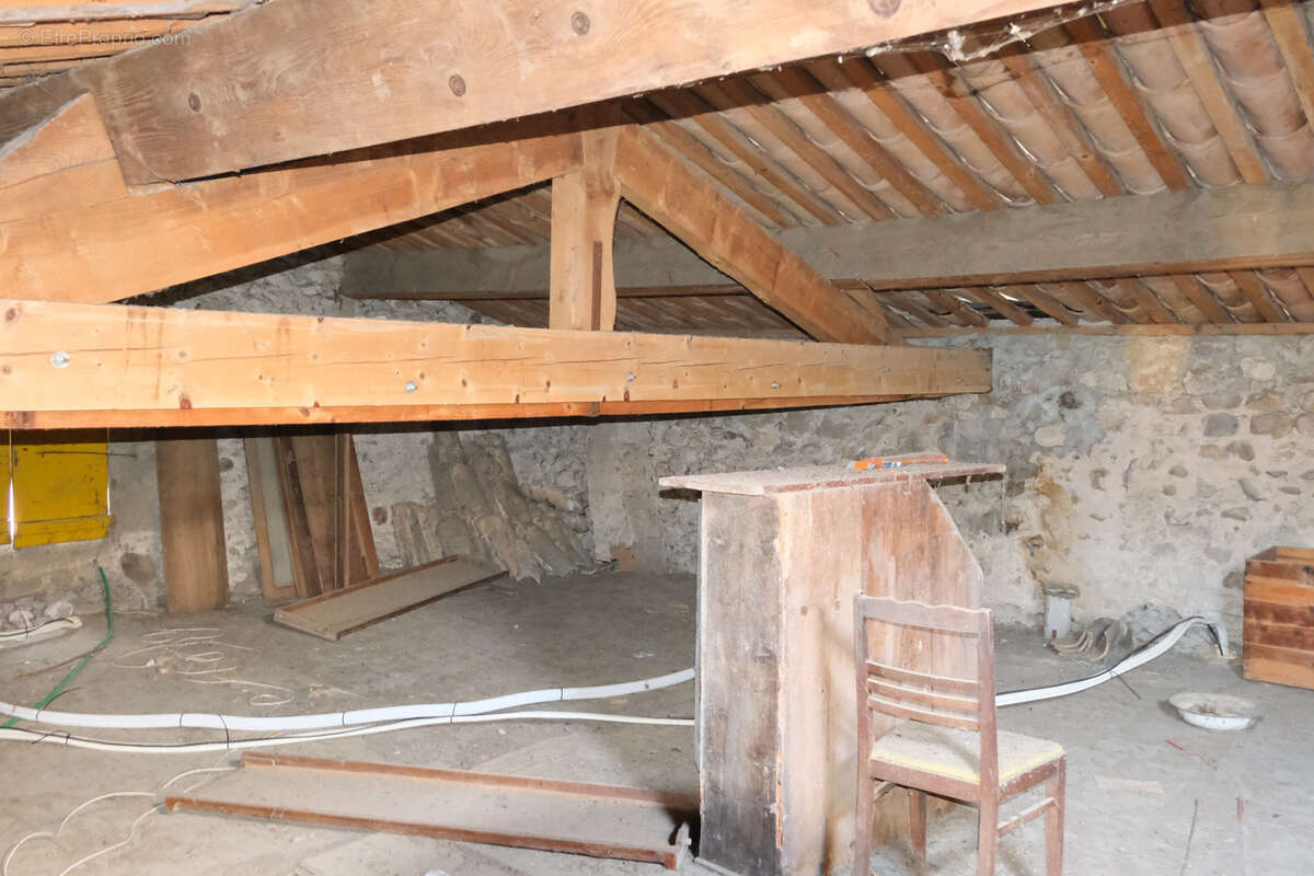 Maison à SAINT-PRIVAT