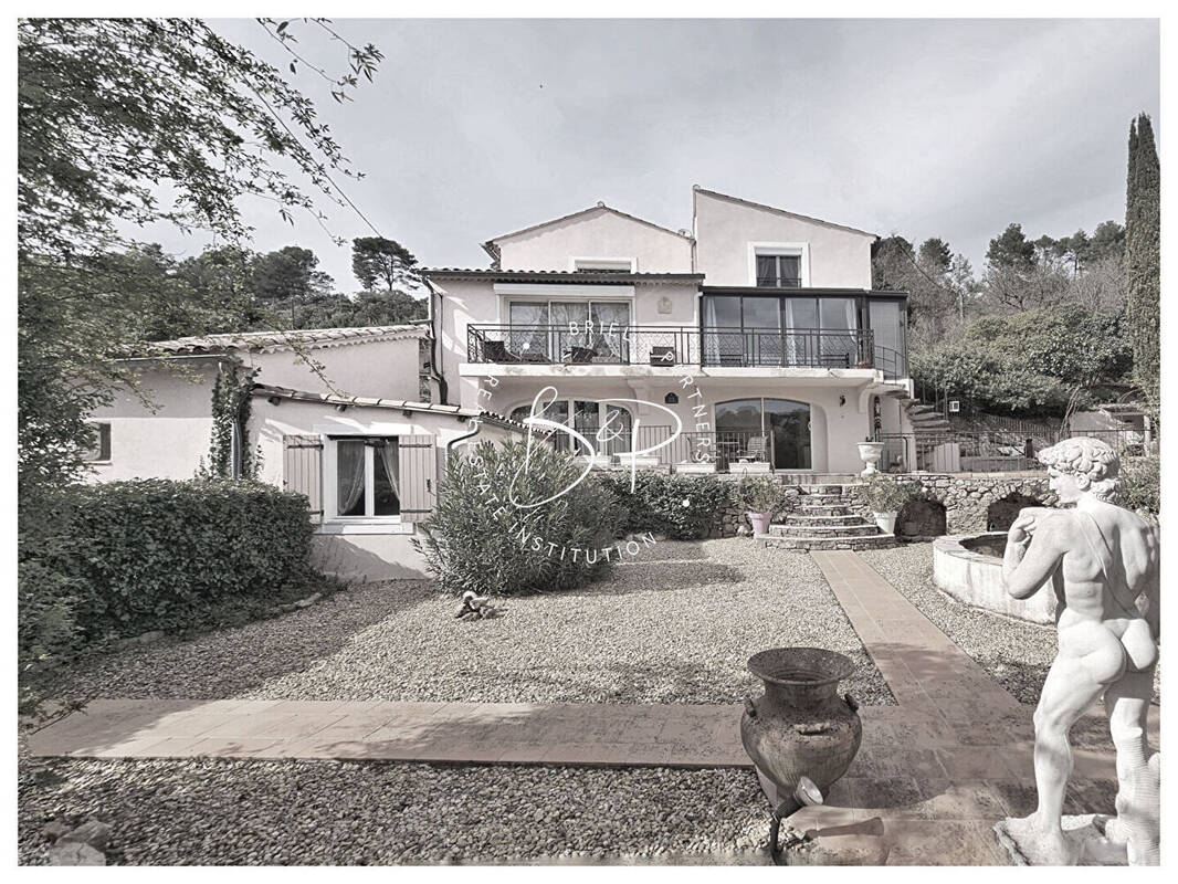 Maison à ENTRECASTEAUX