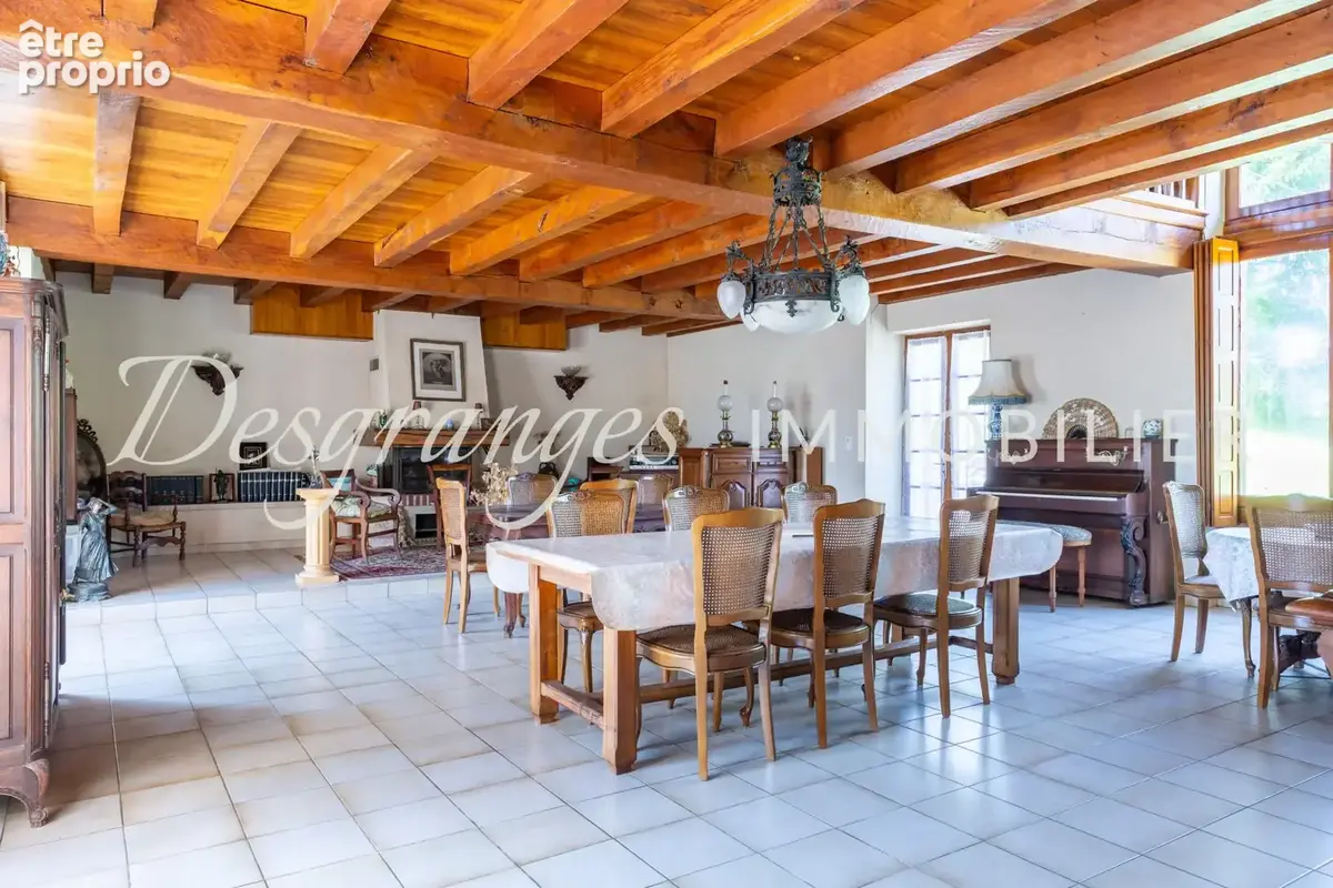Maison 309 m² à Hautefort  - photo 4