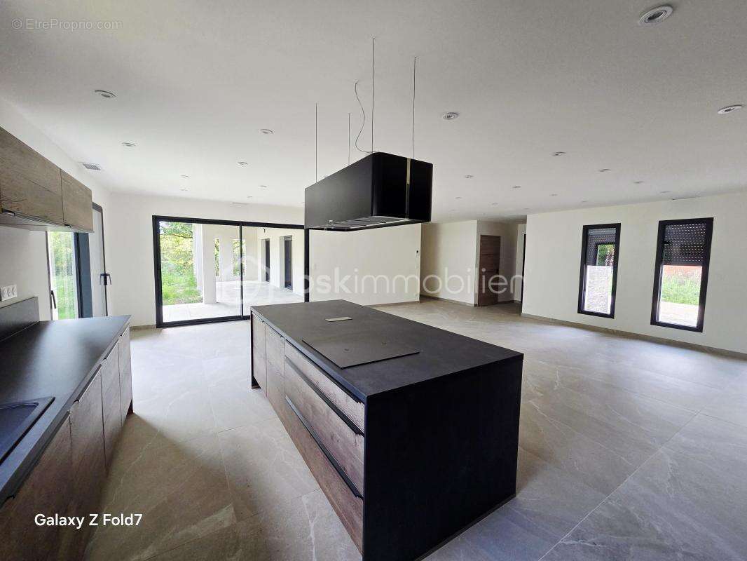 Maison à SAINT-ETIENNE-DE-TULMONT