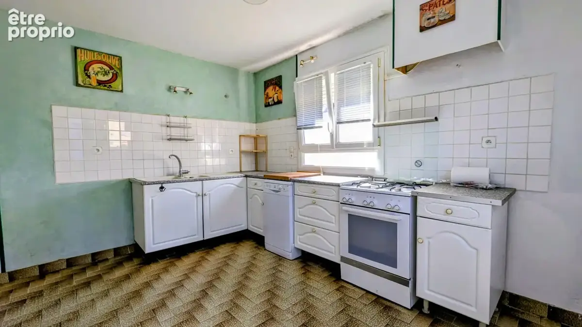 Maison pierres  6 pièces - 107 m² - LE TRONCHET  CENTRE - photo 3