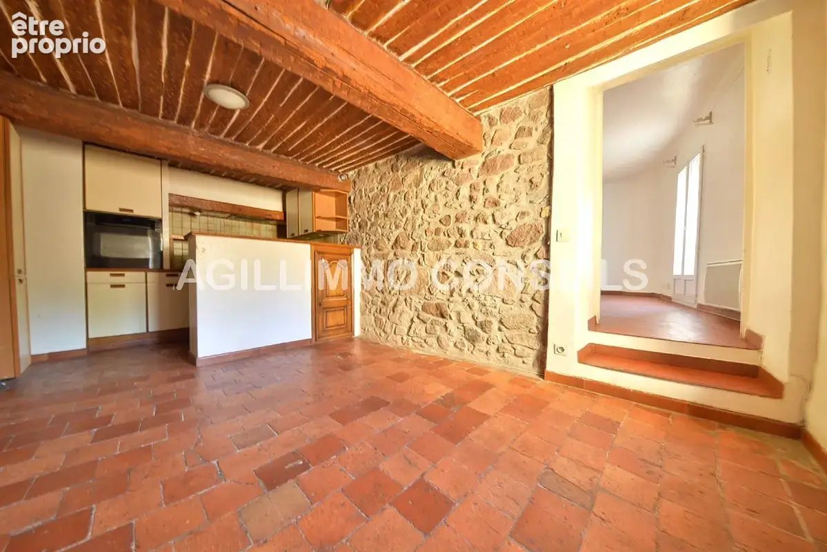 Appartement t2 t3 à rénover à vendre à Puget-sur-Argens - Appartement à PUGET-SUR-ARGENS