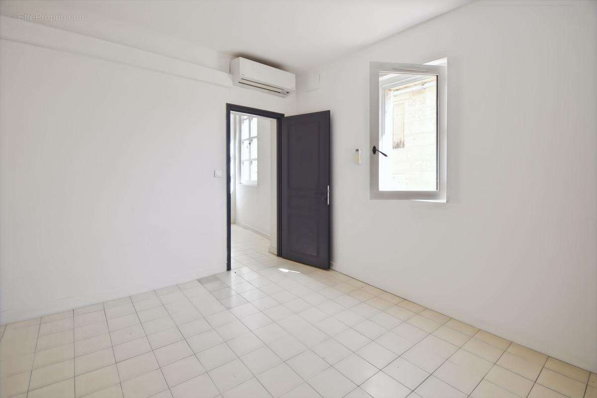 Centre d'Uzès, beau duplex rénové et climatisé - photo 18