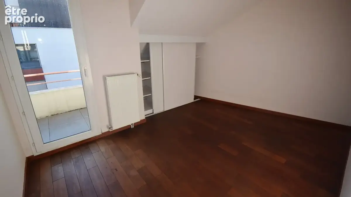 À VENDRE - QUARTIER JEANNE D'ARC - Appartement T5 111,90 m² au dernier étage - photo 12