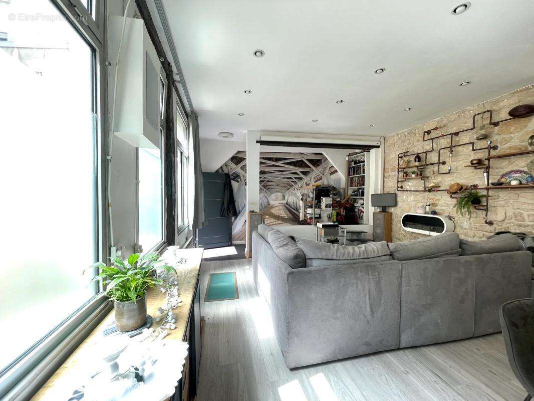Appartement à PARIS-11E