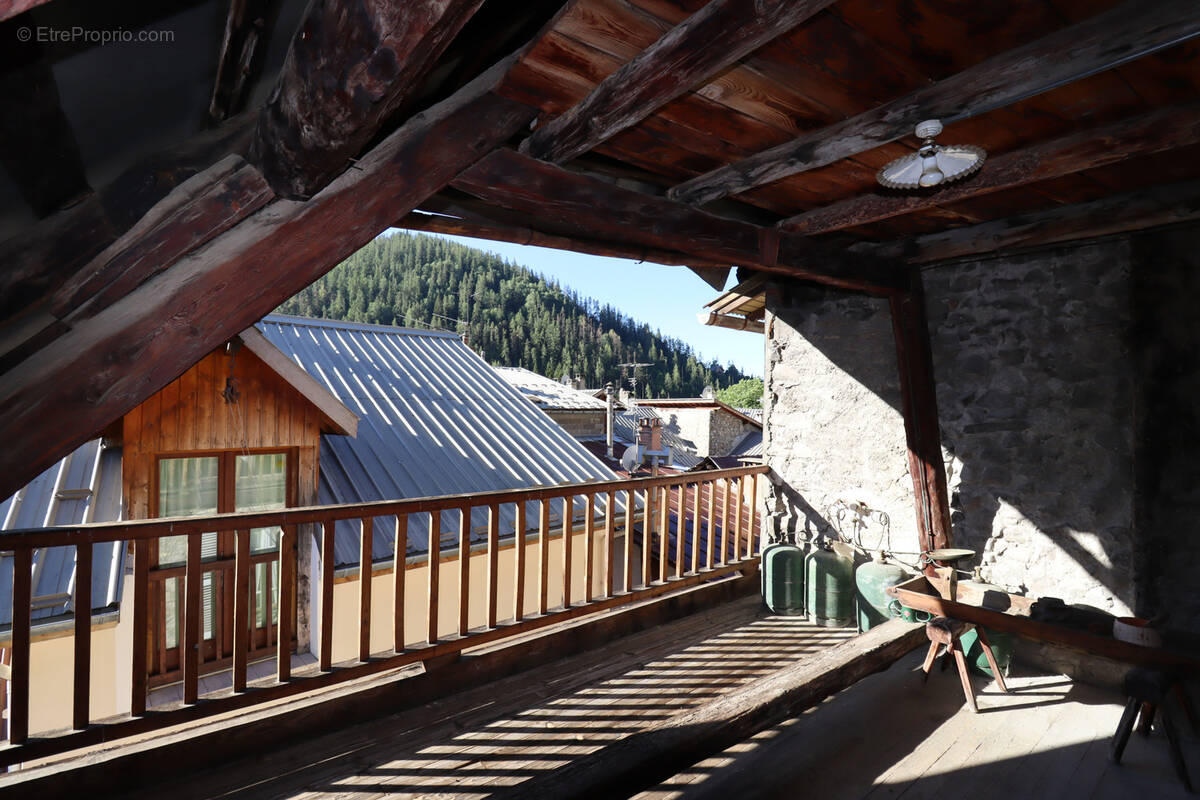 Maison à COLMARS