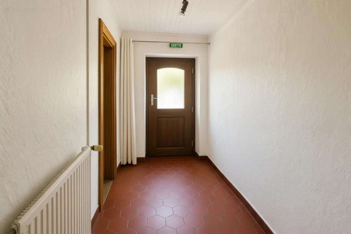 Maison F6 à Ville-sur-Yron avec jardin et garages - photo 15