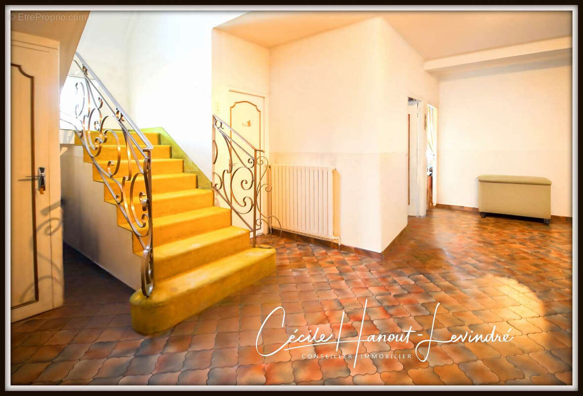 Secteur Baie du Mont-Saint-Michel -  pavillon sur sous-sol 165 M2 - 5 chambres - terrain 1662 m2. - photo 3
