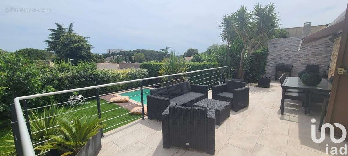 Photo 2 - Maison à NIMES