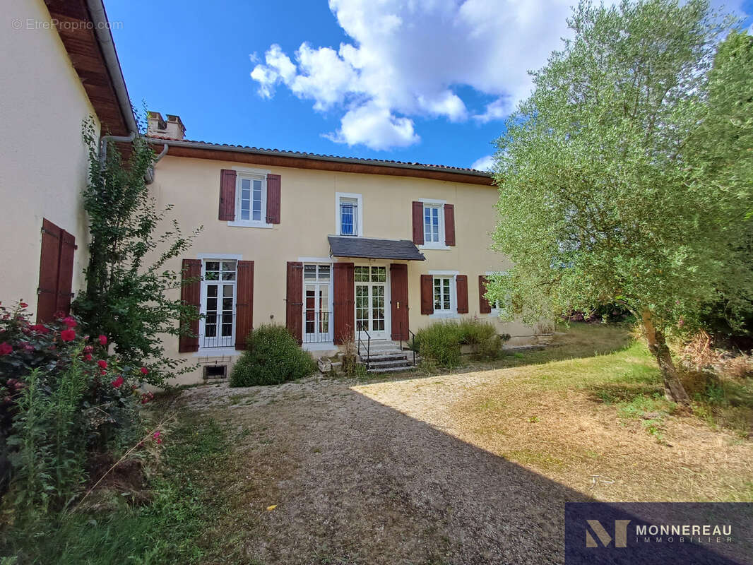 Maison à REIGNAC