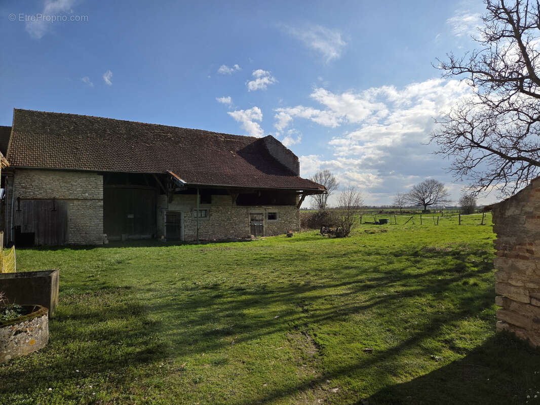 Maison à MEURSANGES