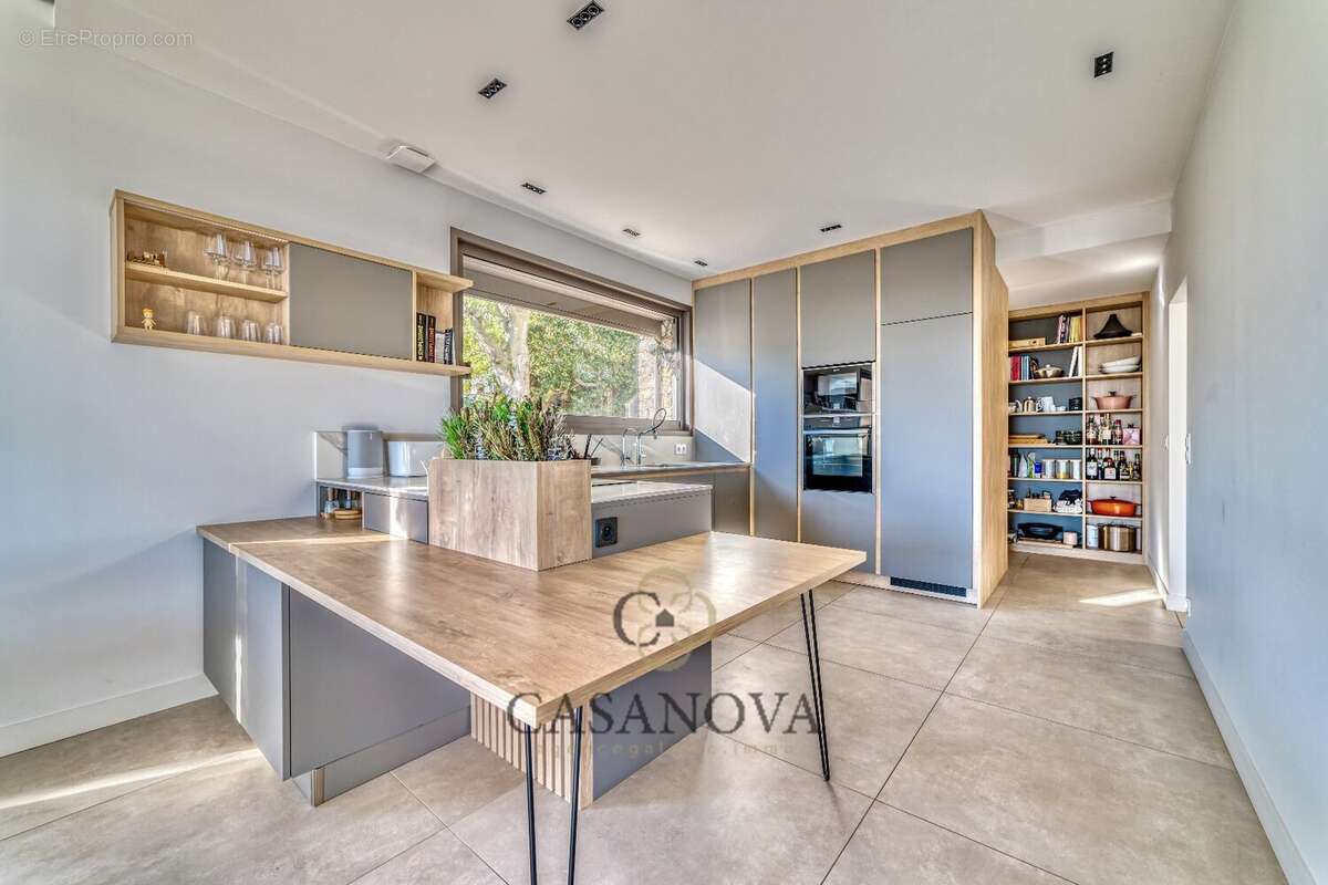 Villa contemporaine vue mer avec piscine et appartement indépendant à Sète Mont Saint-Clair - photo 8