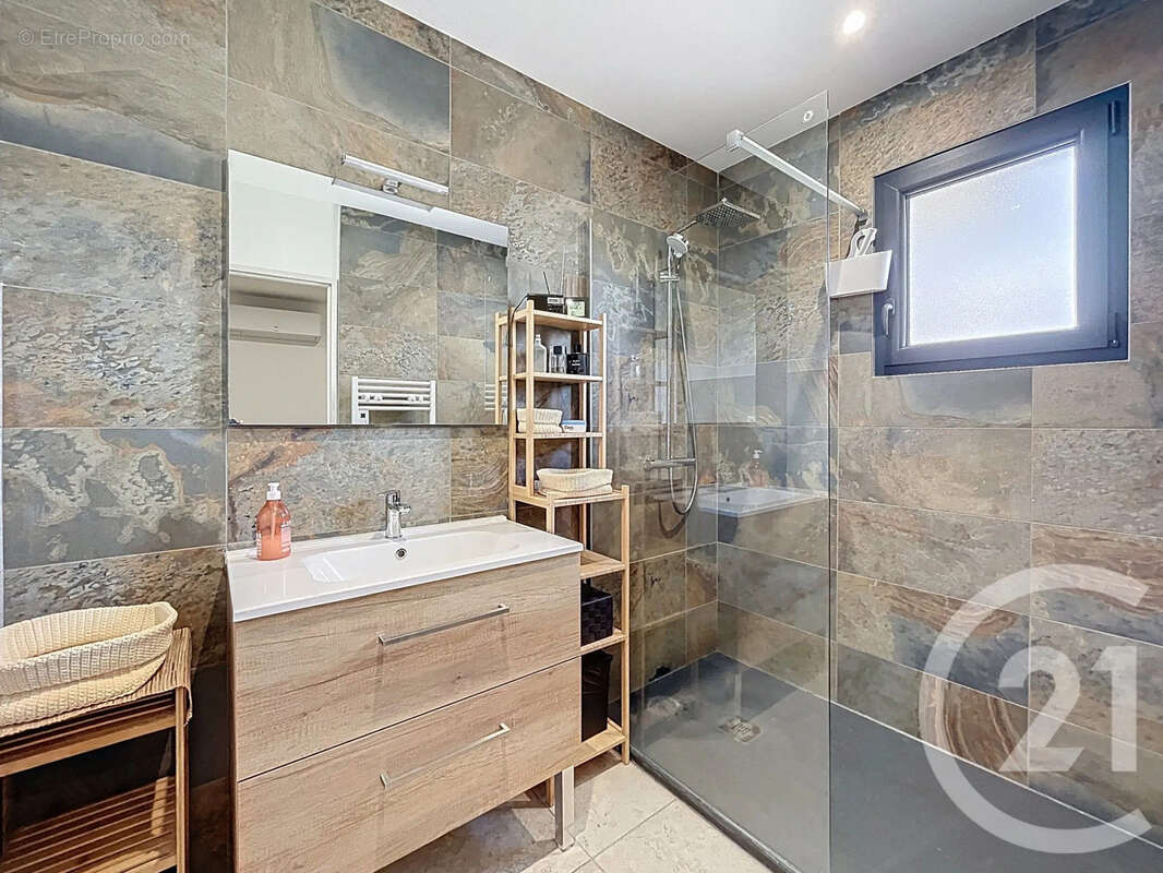 Maison à CHARVIEU-CHAVAGNEUX